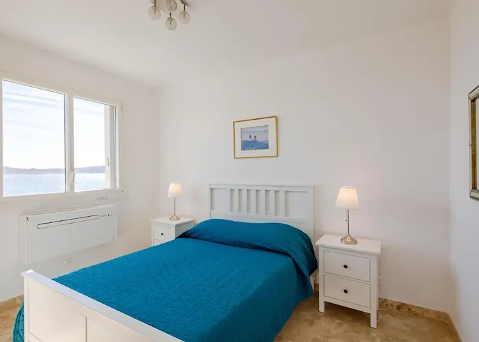 Les Dauphins-1 By Interhome *