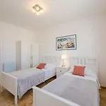 Les Dauphins-1 By Interhome Appartamento *