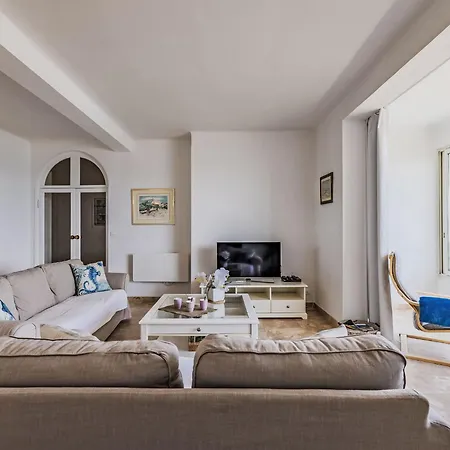 Les Dauphins-1 By Interhome Daire
